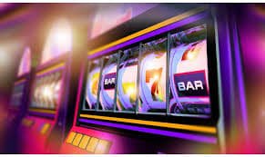 Antarmuka komeng toto menampilkan live table baccarat dari Pretty Gaming dengan chat anggota dan tombol penempatan taruhan